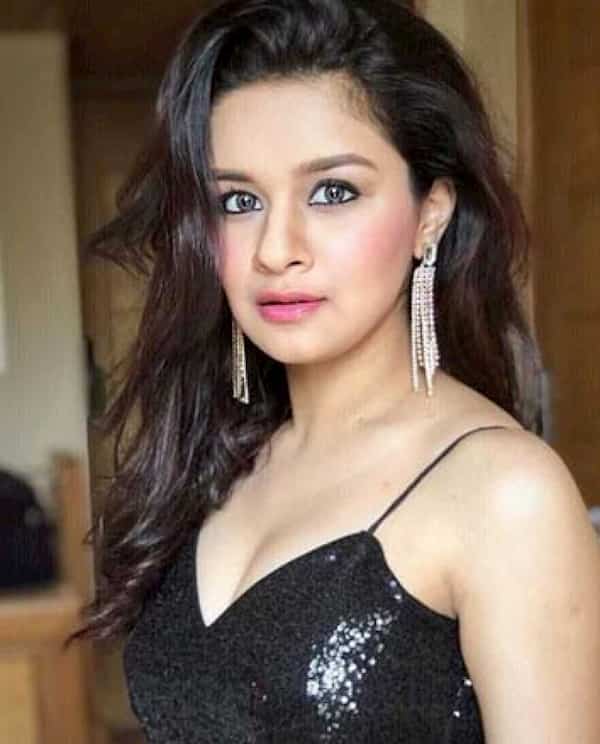 Avneet Kaur Tik tok