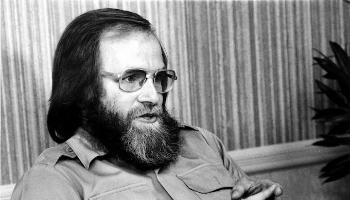Older James W. Lewis during an interview, linked to Tylenol cyanide case.