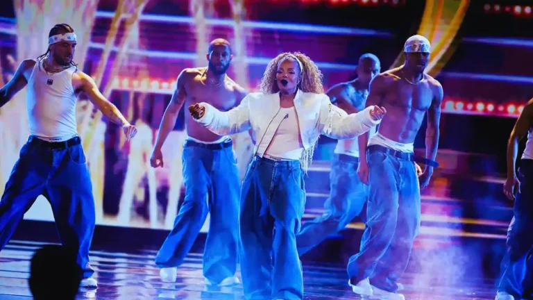 Janet Jackson performs a high-energy medley with backup dancers at the 2025 American Music Awards.
