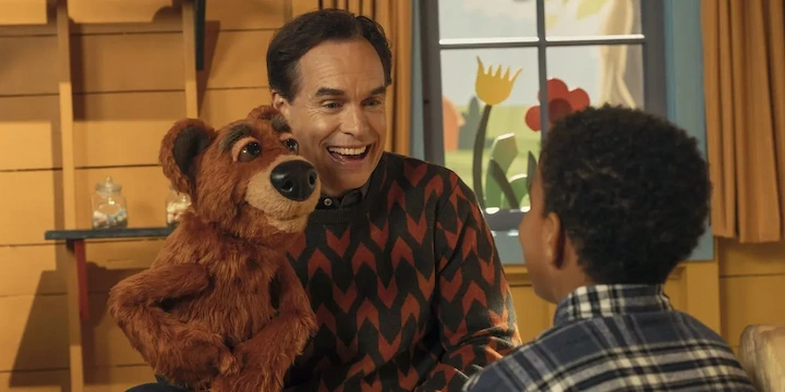 Murray Bartlett as Brian Tumkin in Nine Perfect Strangers Season 2, portraying a fictional children’s TV host seeking redemption at a wellness retreat.