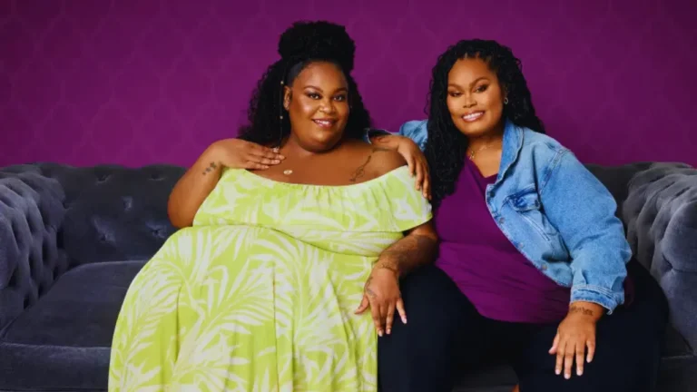 Jaz Wallace and Nesha Harris smiling on a couch, stars of 1000-Lb Roomies TLC show.